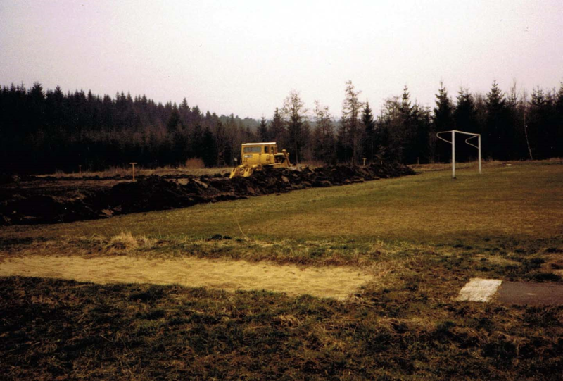 1988: Blick aus der Sprunggrube zur Baustelle